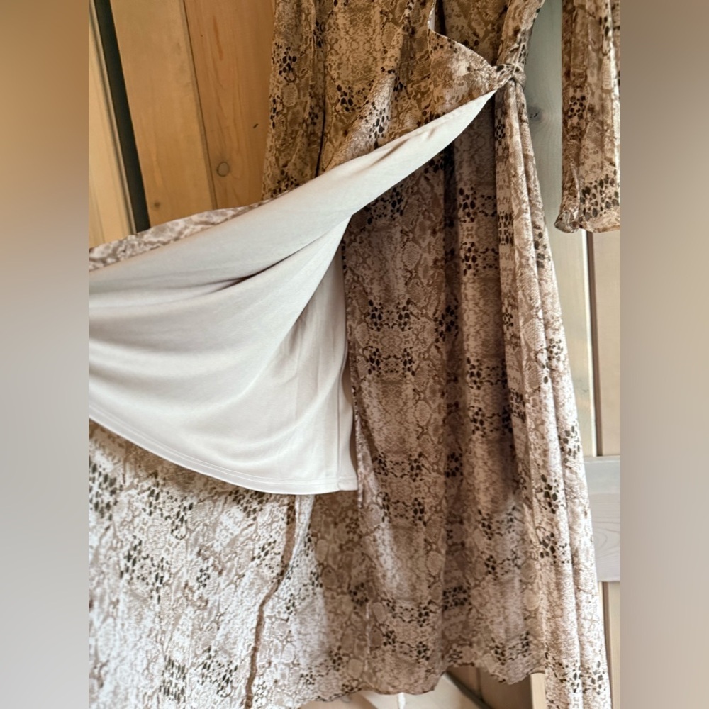 NWT Hem & Thread Chiffon Wrap Dress - Picture 8 of 8